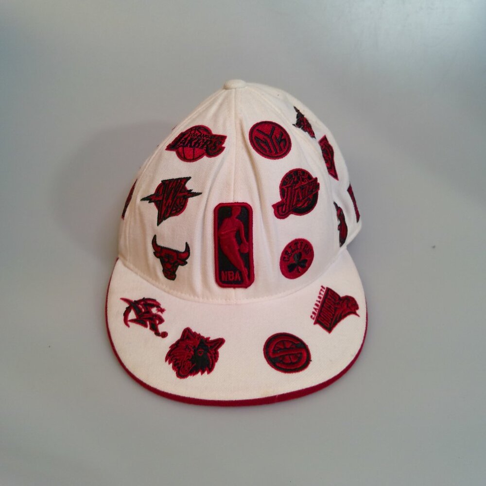 Reebok NBA All Over Logo Patch Star Fitted Sz 7 Hat Cap White VTG Y2K Basketball